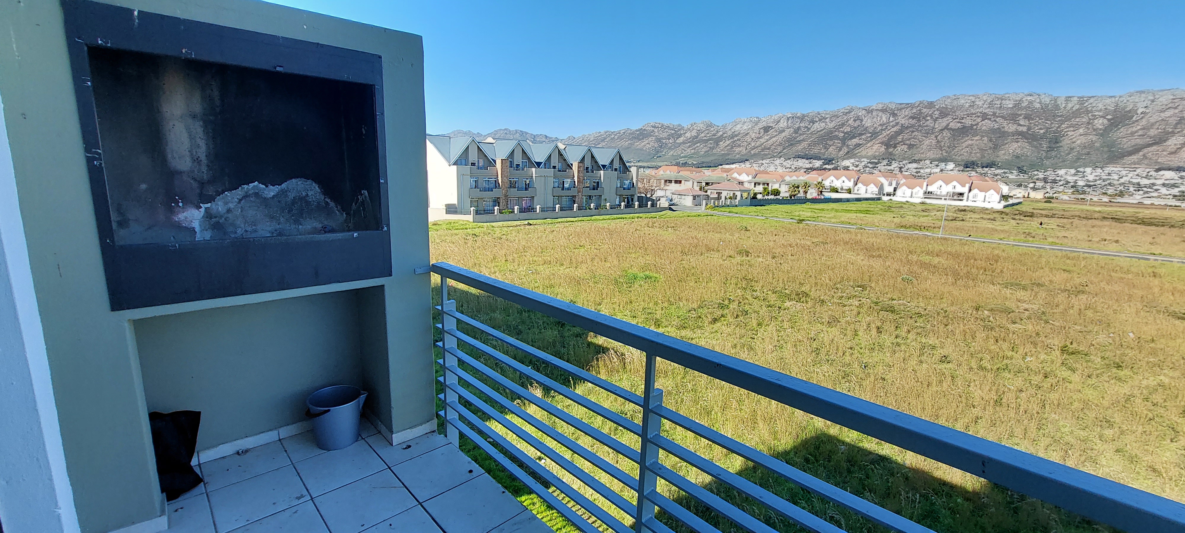 2 Bedroom Property for Sale in Gordons Bay Central Western Cape